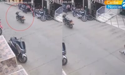 No tuvo tiempo para sobarse: Hombre salió rodando, la motocicleta siguió andando y tuvo que perseguirla por varios metros, todo quedó en video