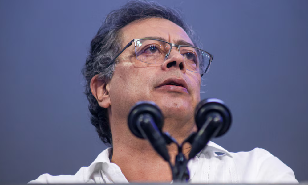 Petro estalló contra economista por caída de los fondos privados de pensiones: “Lo que presentó es un descalabro, no una solución”