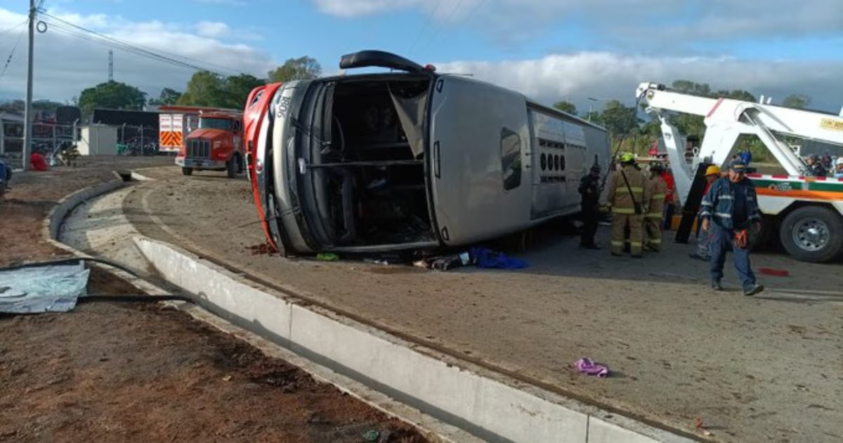 Tres muertos y varios heridos dejo accidente de bus intermunicipal en la vía Pasto-Cali