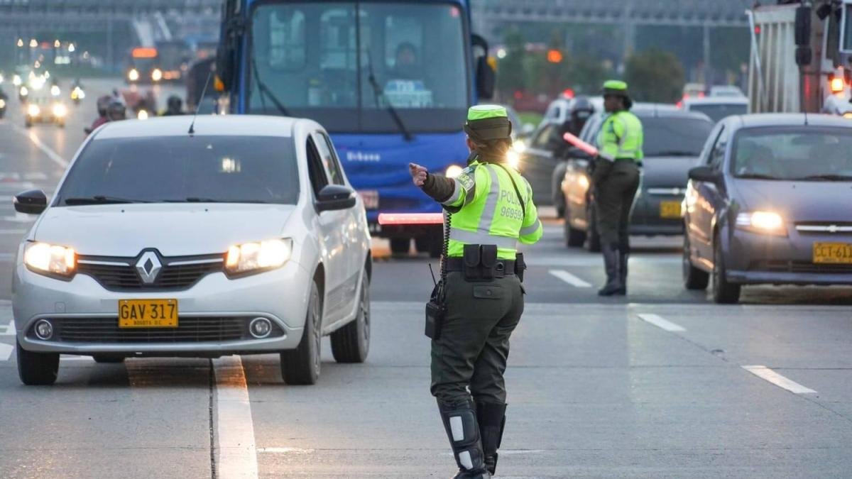 ¡Evite multas, conductor! Pico y placa en Bogotá para el miércoles 17 de diciembre de 2025