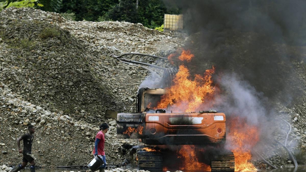 Con formalización minera buscan combatir la guerra por el oro entre grupos criminales en la Serranía de San Lucas, en el sur de Bolívar.