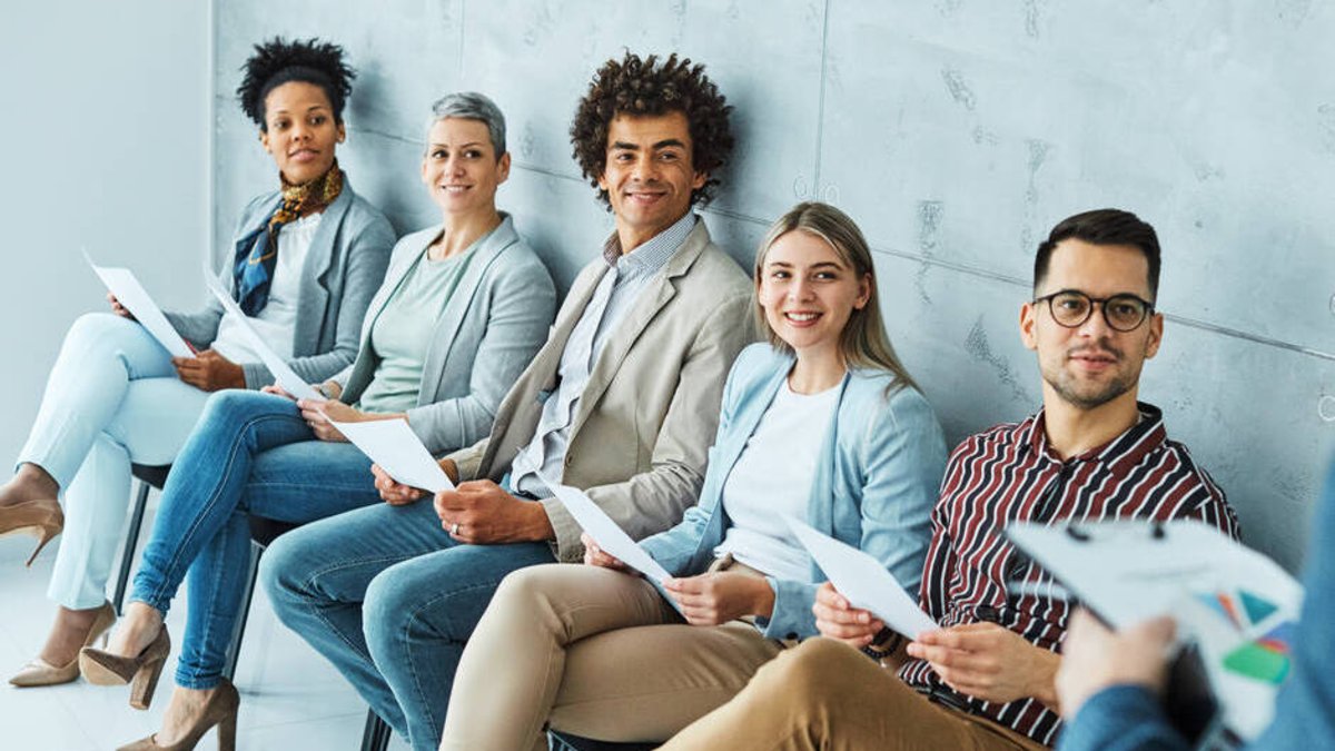 hay 691 vacantes para jóvenes y profesionales