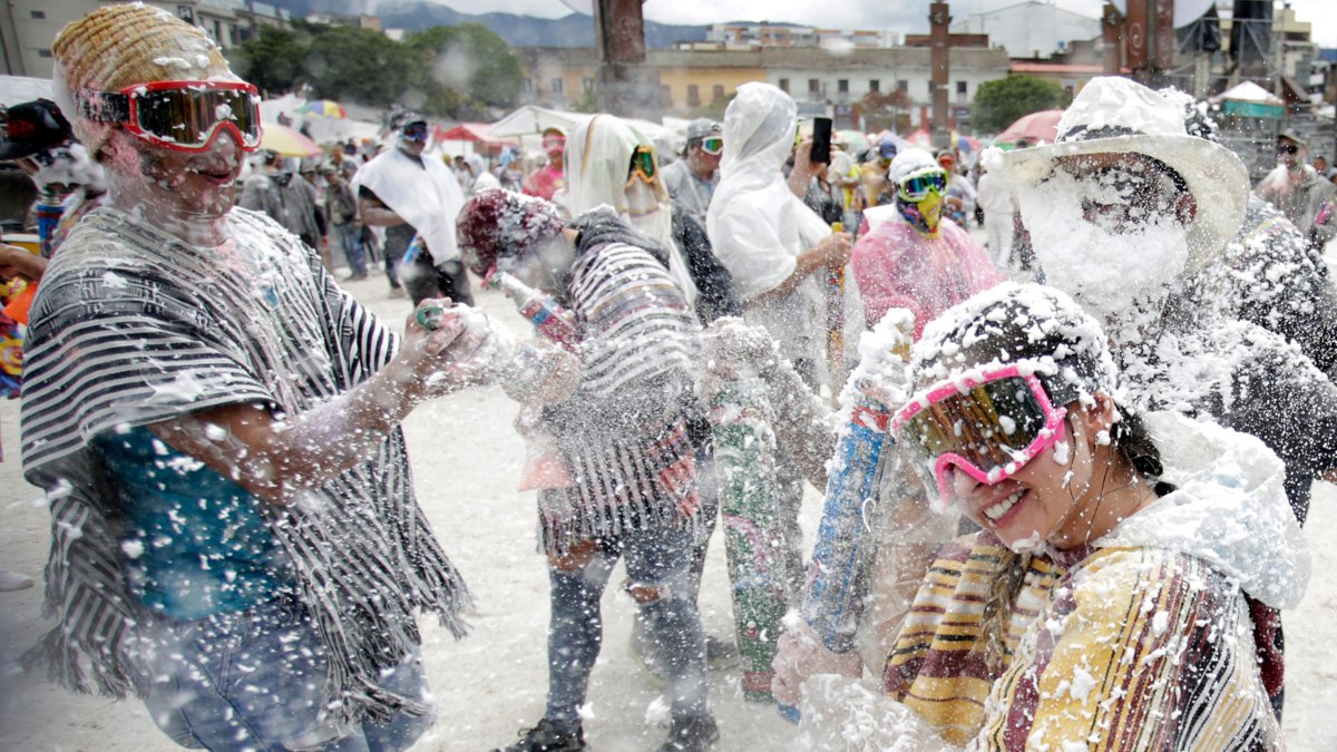 El Juzgado de Pasto ordenó la suspensión del talco en Carnaval de Blancos y Negros, pero en la Alcaldía lo admitirán con ciertas restricciones.