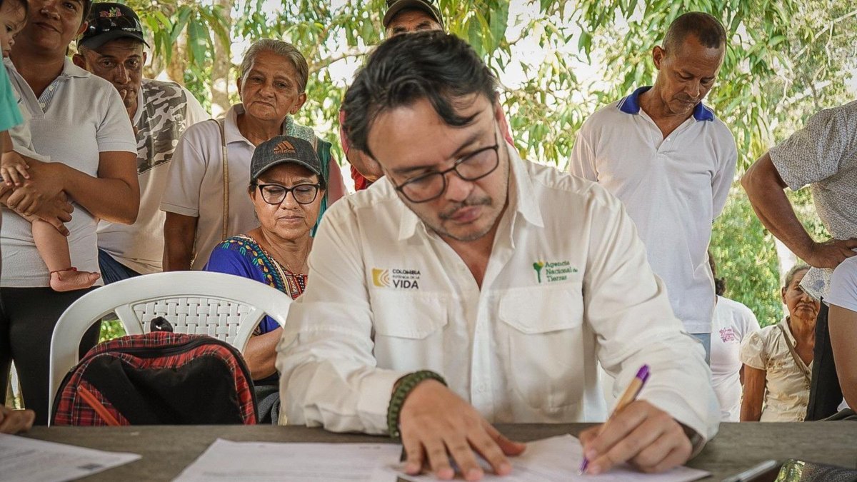'Tenemos como meta llegar al millón de hectáreas gestionadas, más de la mitad entregadas a comunidades campesinas, afros e indígenas', Felipe Harman