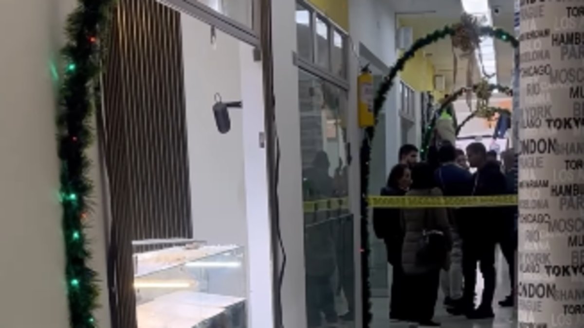 Habló trabajador de joyería robada en centro comercial de Chapinero, en Bogotá, y dio detalle sobre sospechosos: 'Nos tenían estudiados'