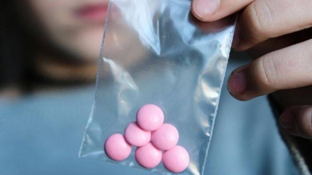 niño de 9 años murió tras consumir una pastilla rosada en la calle, sería 2CB