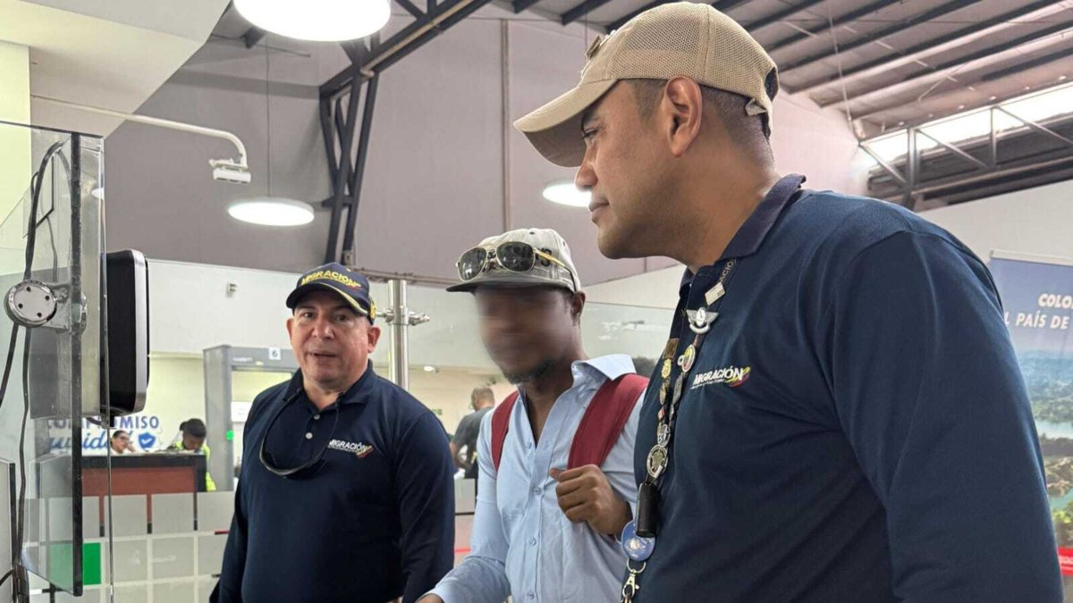 Expulsan del país a ciudadano estadounidense por acoso a mujeres y amenazas a funcionarios de Migración Colombia en Cartagena