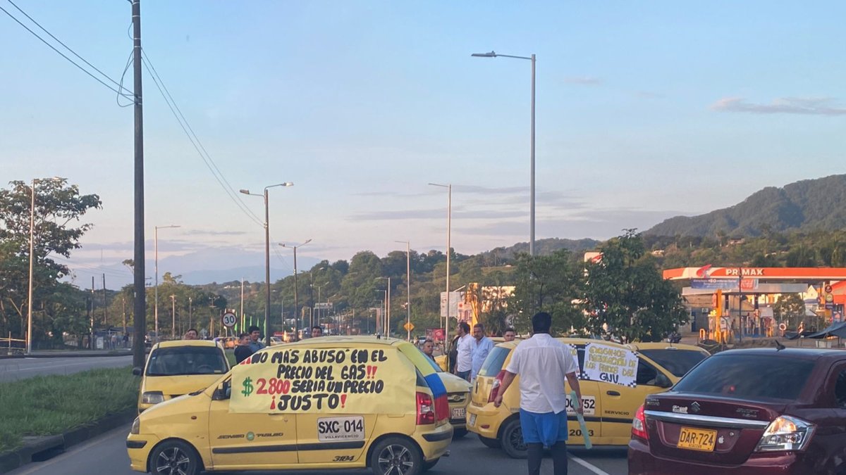Taxistas de Villavicencio y Yopal colapsaron salidas a Bogotá, Guaviare, Casanare, Vichada y Arauca: esto se sabe