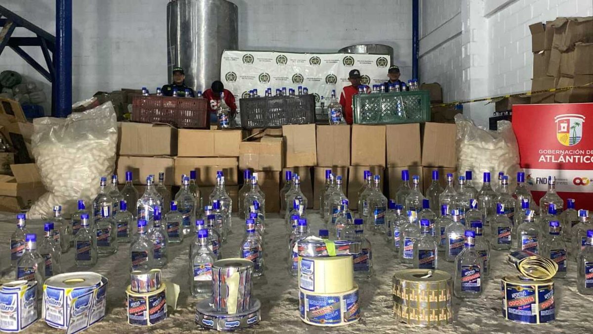 Desmantelan fábrica ilegal de licor y decomisan 500 kilos de pólvora en Barranquilla