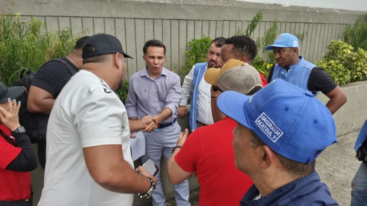 empleados de bares, discotecas y restaurantes protestan por horarios de cierre