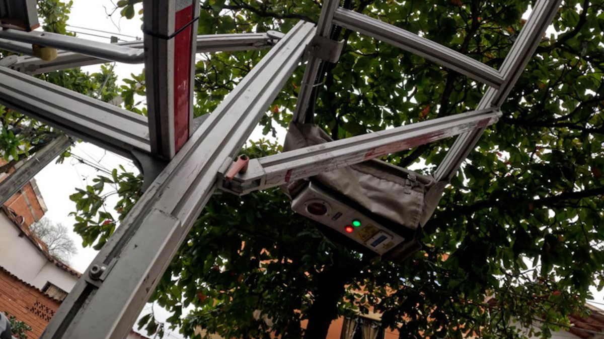 cómo Medellín emplea tecnología vial avanzada para prevenir el caos en sus calles y construir una movilidad más segura y eficiente