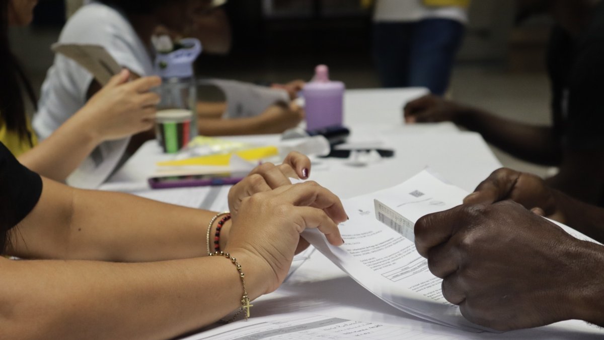 desplazados del Pacífico reciben ayudas en Cali