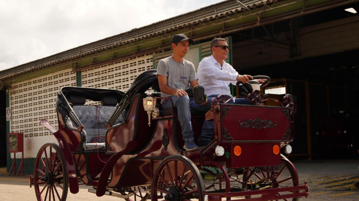 operación de las carrozas eléctricas para turismo en Cartagena avanza demanda en el Con