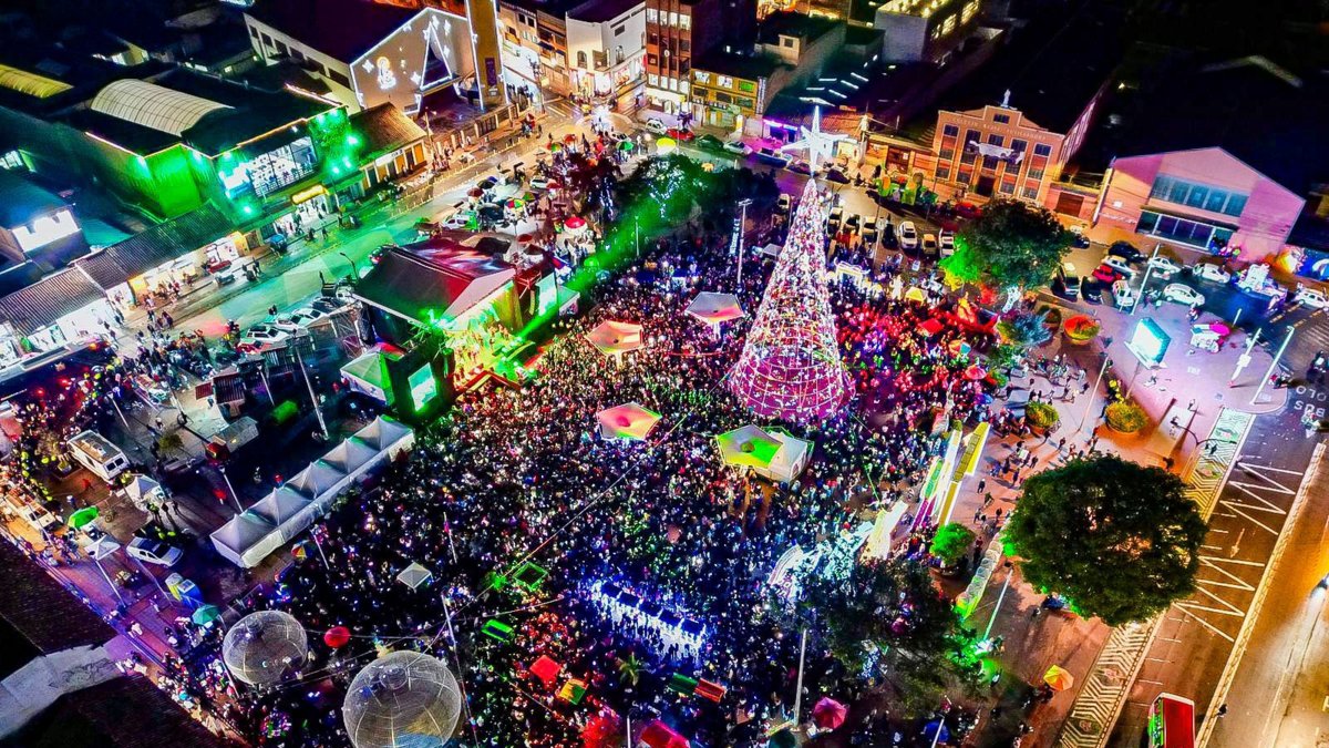 Bogotá y Soacha se iluminan con arte digital, espectáculos inmersivos y drones en una Navidad de gran formato.