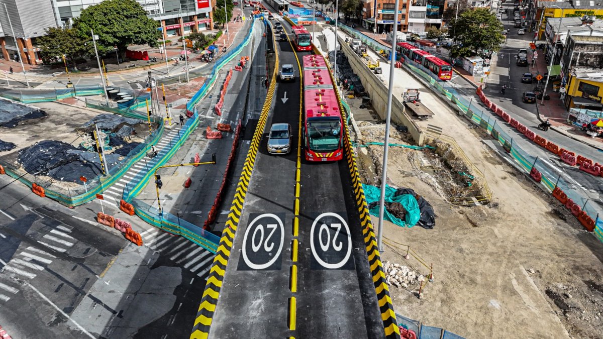 las complicaciones, las sanciones y el estado del deprimido de la calle 100 con suba del Grupo 8 de la avenida 68