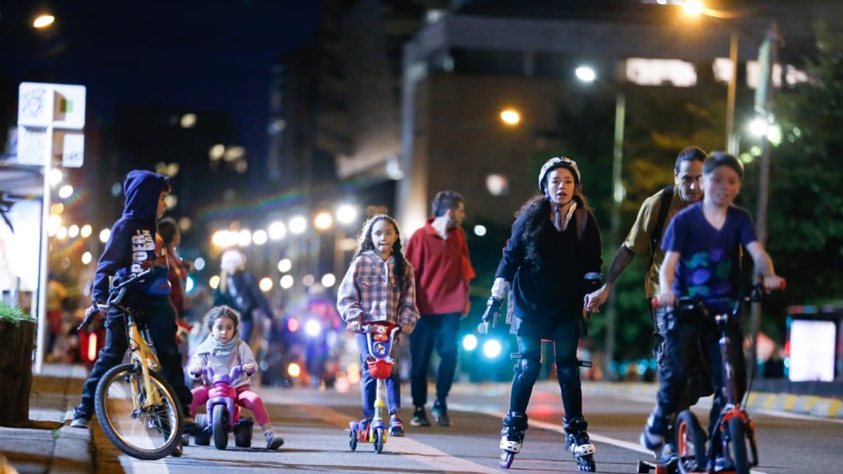 Más de 2,2 millones de personas participaron de la ciclovía nocturna de fin de año: así fue la jornada