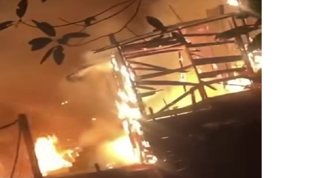 devastador incendio arrasa 50 viviendas y deja heridos y sin techo a familias de un asentamiento humano