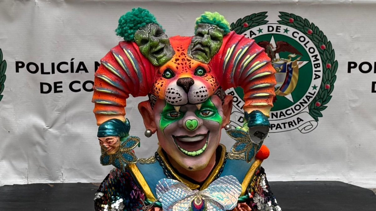 Esto es lo que ocultaba una escultura enviada desde Pasto que fue revisada en Bogotá.