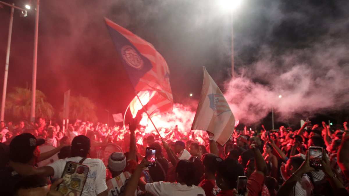Los junioristas no se cansan de celebrar: así fue la impresionante celebración en la 'Aleta del Tiburón'