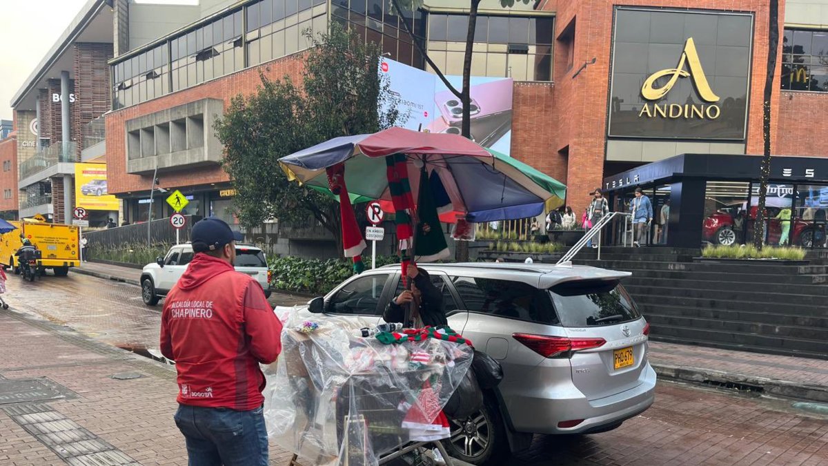 Alcaldía de Bogotá habla de desalojo de vendedora informal cerca del centro comercial Andino