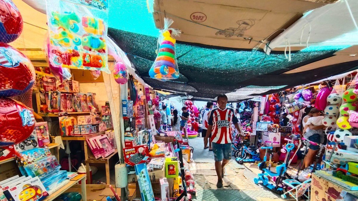 El Centro de Barranquilla se llena de luces y colores con la Feria del Juguete