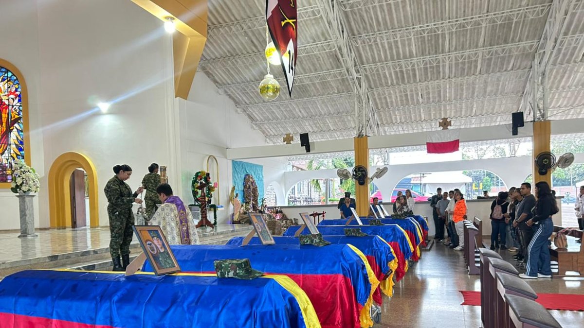 con honores y velatón despidieron a los siete soldados que fueron asesinados durante el atentado del Eln en Aguachica.