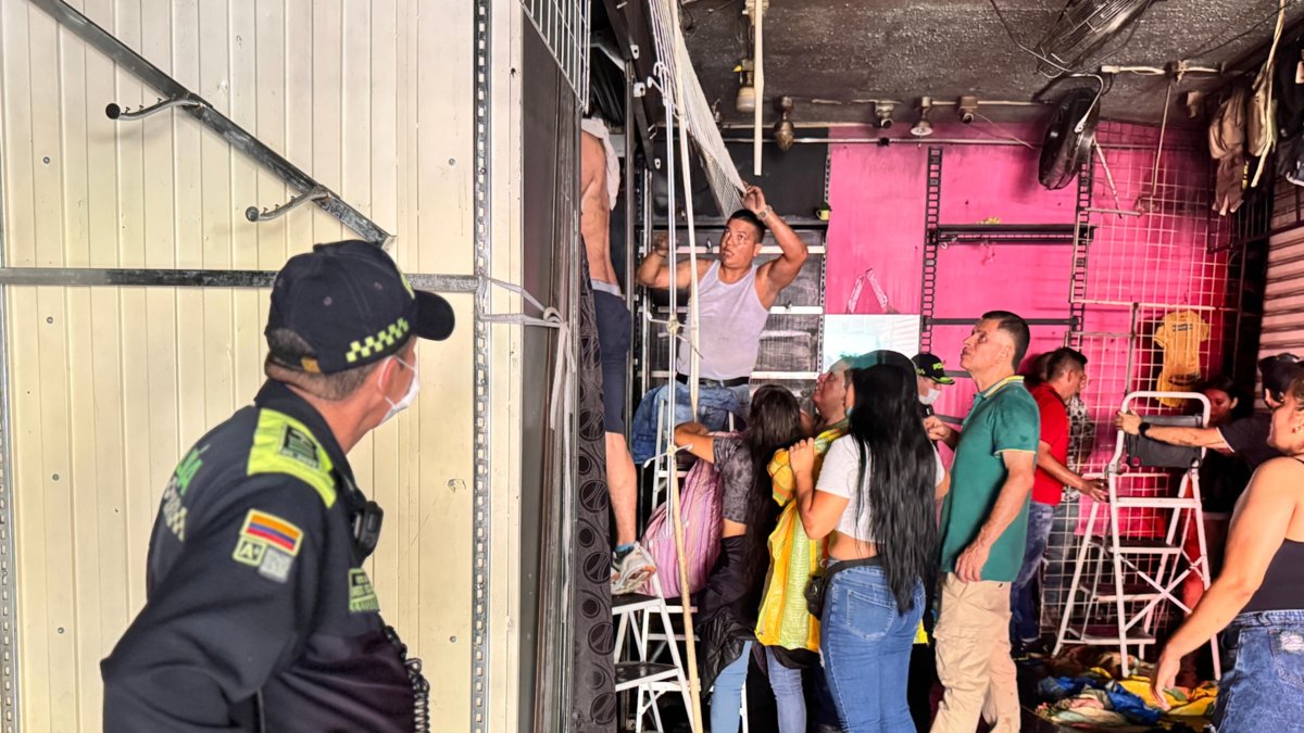 Incendio en el centro de Bucaramanga dejó más de 10 locales comerciales consumidos por las llamas: esto es lo que se sabe