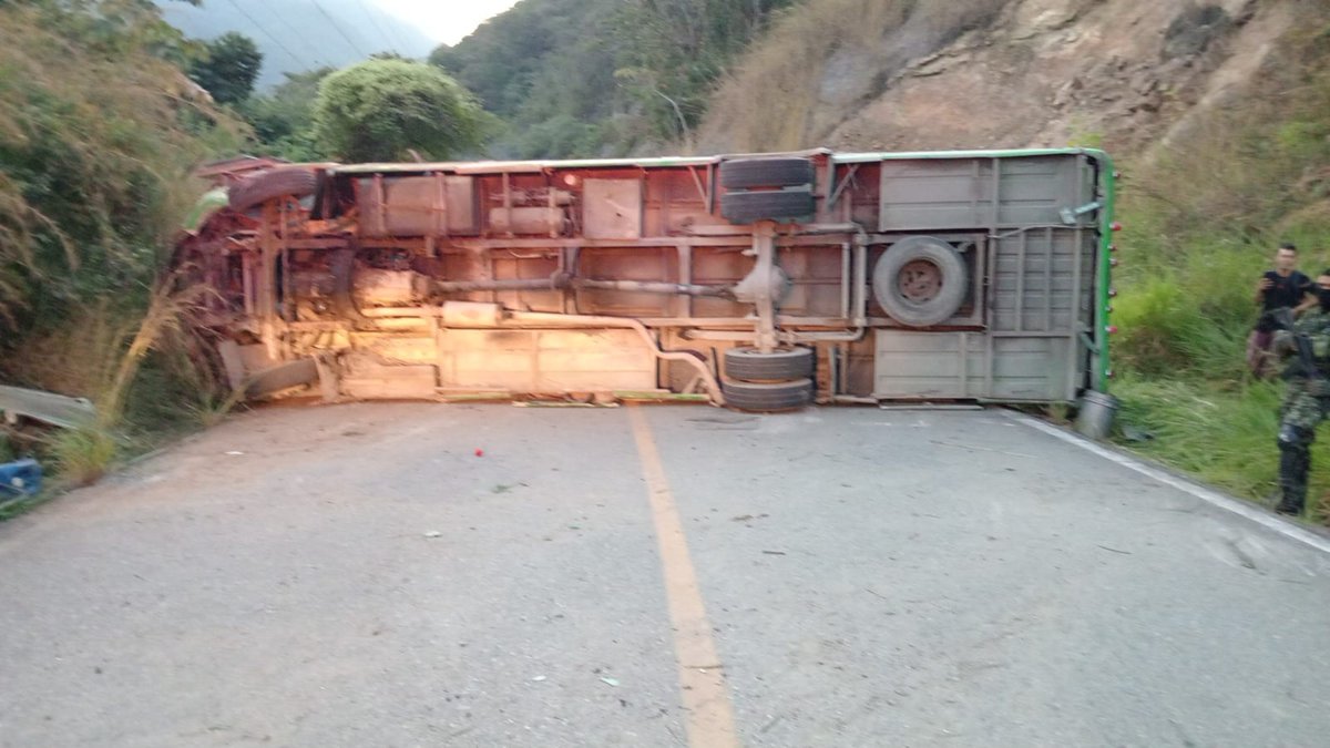 Accidente de bus con trabajadores contratistas vinculados a Hidroituango deja varios heridos en vía a Ituango, Antioquia; esto se sabe