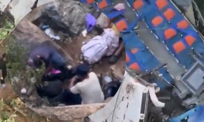 El vídeo muestra a cuatro personas llevándose pertenencias de la zona del trágico suceso.