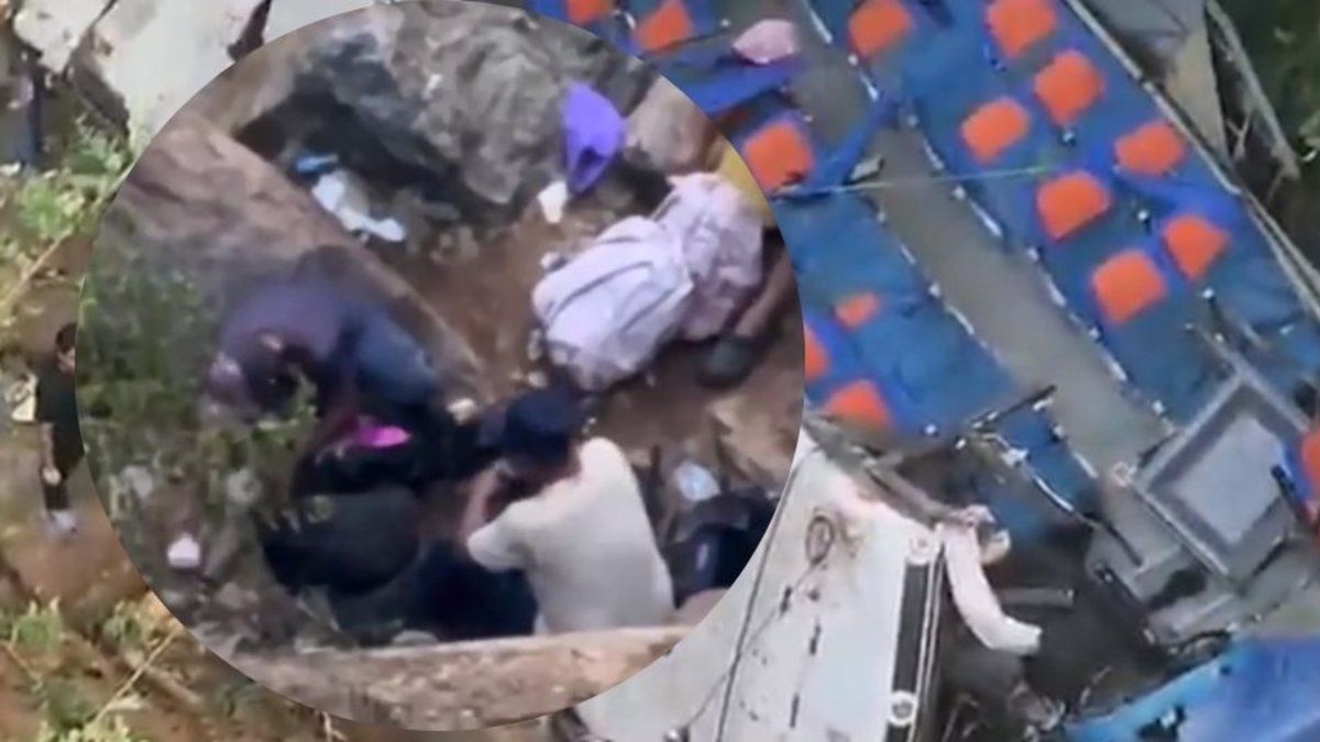 El vídeo muestra a cuatro personas llevándose pertenencias de la zona del trágico suceso.