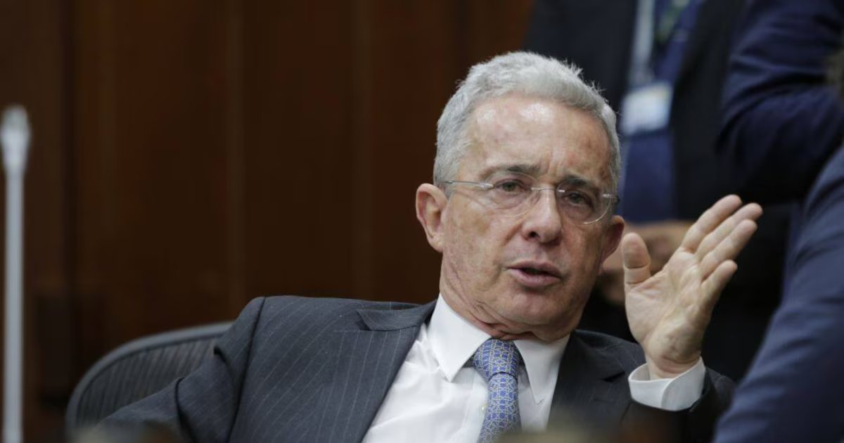 Álvaro Uribe compara a Iván cepeda con Chaves: “Le queda más difícil porque Chávez era más simpático”