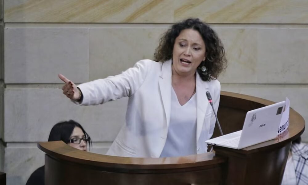 Angélica Lozano alerta que la emergencia económica podría caer en la Corte Constitucional: “El presidente sabe que es improcedente”