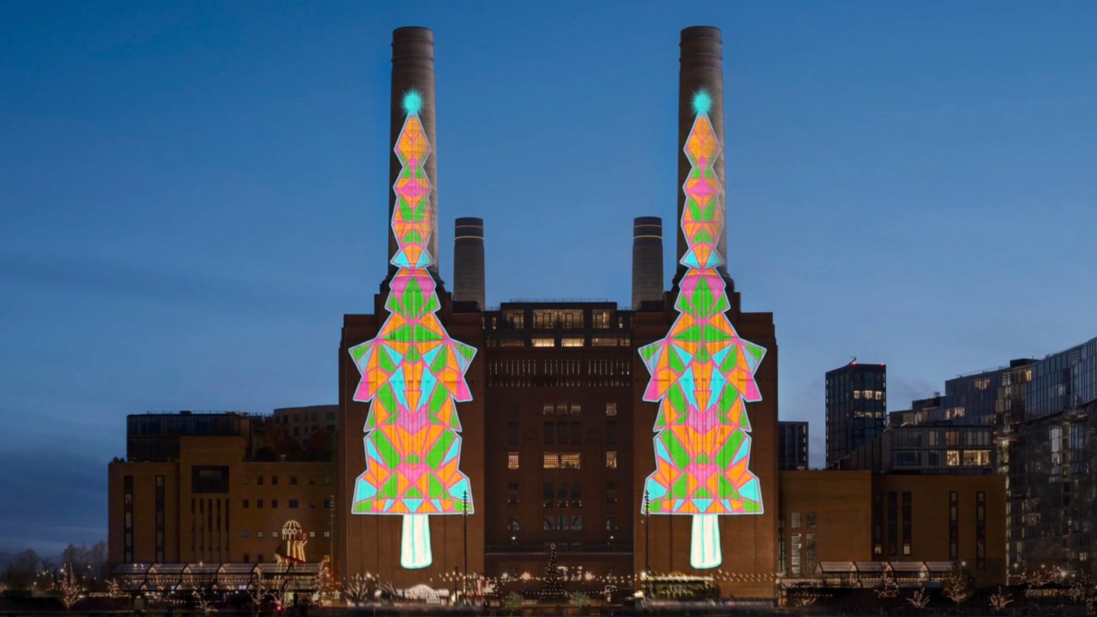 Apple ilumina la central eléctrica de Battersea con árboles de Navidad diseñados para iPad
