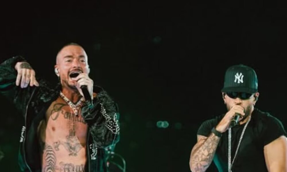 Así fue como se vivió la chiva de Feid para el concierto de J Balvin: el artista recorrió las calles de Medellín