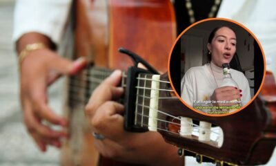 Así suena popular canción decembrina en su versión alemana: creadora de contenido uso botella de aguardiente como micrófono