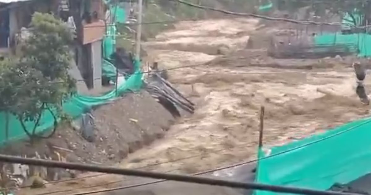 Autoridades en Medellín despliegan equipos de emergencia por inundaciones en áreas próximas a La Picacha y Altavista
