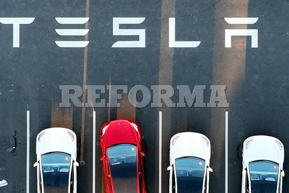Caen ventas de Tesla en EU un mínimo en casi 3 años
