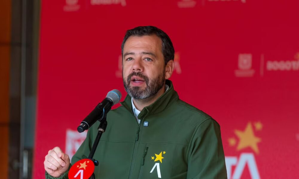 Carlos Fernando Galán cuestionó carta con que 31 congresistas solicitaron liberar a 11 jóvenes acusados de terrorismo en Bogotá: “Eso no es manifestación”