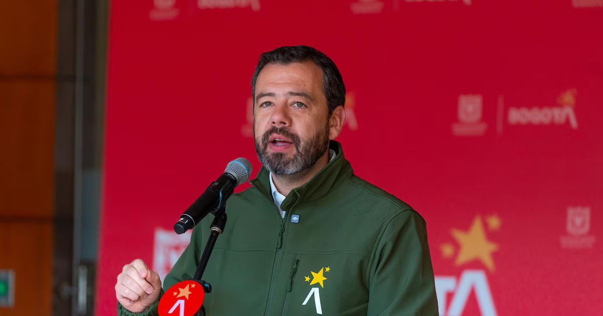 Carlos Fernando Galán cuestionó carta con que 31 congresistas solicitaron liberar a 11 jóvenes acusados de terrorismo en Bogotá: “Eso no es manifestación”