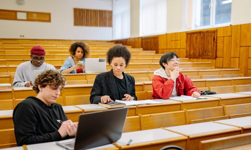 Colfuturo confirma que desde 2026 el Gobierno dejará de financiar el crédito beca para estudios de posgrado
