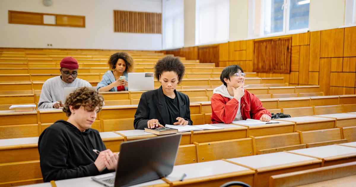 Colfuturo confirma que desde 2026 el Gobierno dejará de financiar el crédito beca para estudios de posgrado