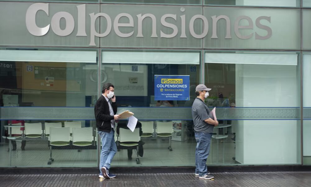 Colpensiones exige trámite clave a afiliados de 55 a 60 años para evitar riesgos sobre semanas y pensión