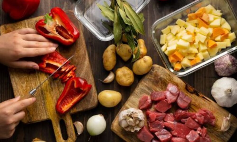 Cuidado con la cena de Año Nuevo: podría intoxicarse con estos alimentos