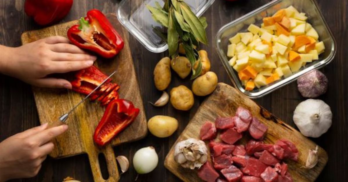 Cuidado con la cena de Año Nuevo: podría intoxicarse con estos alimentos