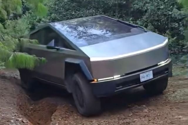 Cybertruck de Tesla se aventura en caminos forestales de Zacatlán - e-consulta.com
