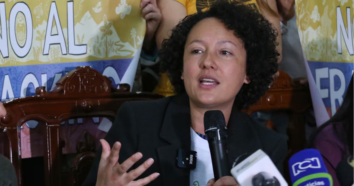 Dan a conocer supuestos chats de la senadora Isabel Zuleta reclamando por operativos militares: “Parece un saboteo al proceso de paz”