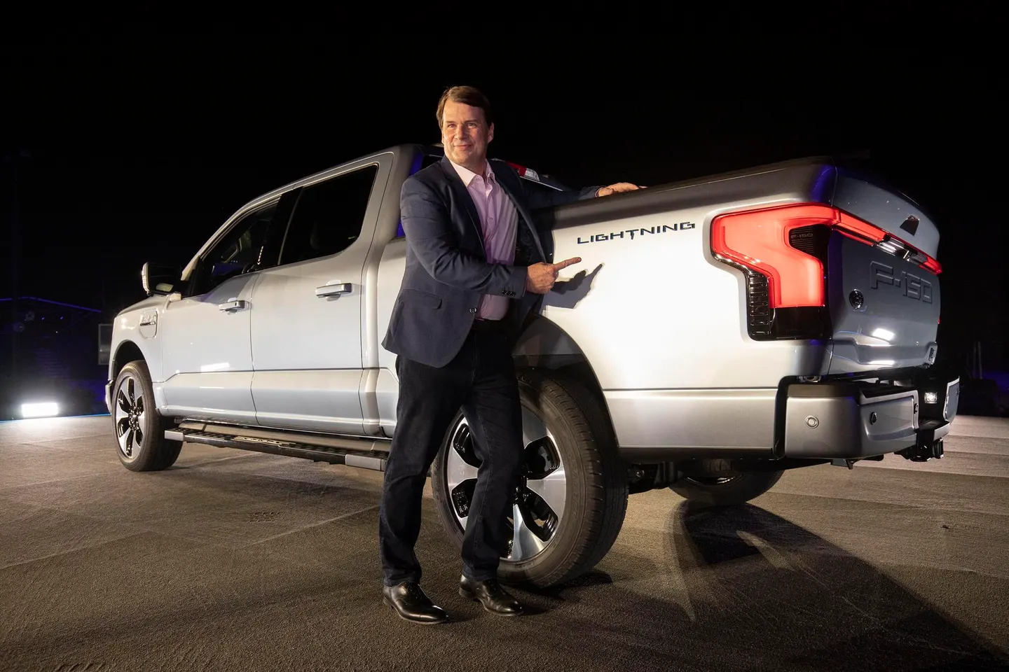 Desde Ford hasta Tesla, las camionetas eléctricas grandes son difíciles de vender