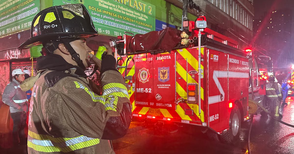 Disminuyen los reportes de emergencias en Bogotá durante la jornada del 7 de Velitas: Bomberos respondieron a 122 casos en un día