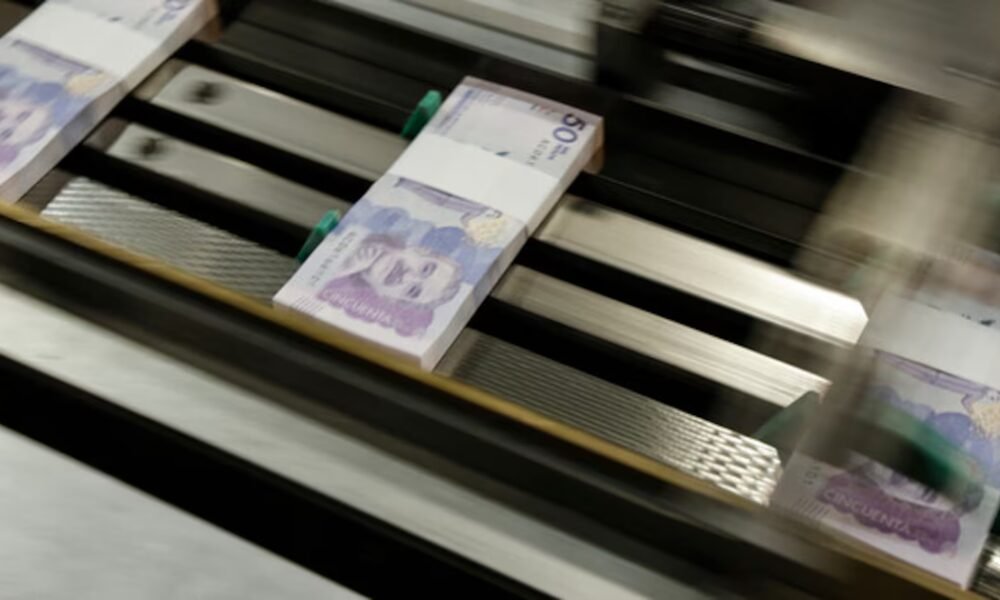 “El dinero pierde valor”: el Banco de la República lanzó alerta por el peso colombiano al no lograr la meta de inflación