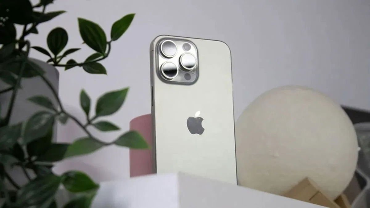 El iPhone 15 Pro Max se desmorona como un castillo de naipes en una oferta brutal de Amazon